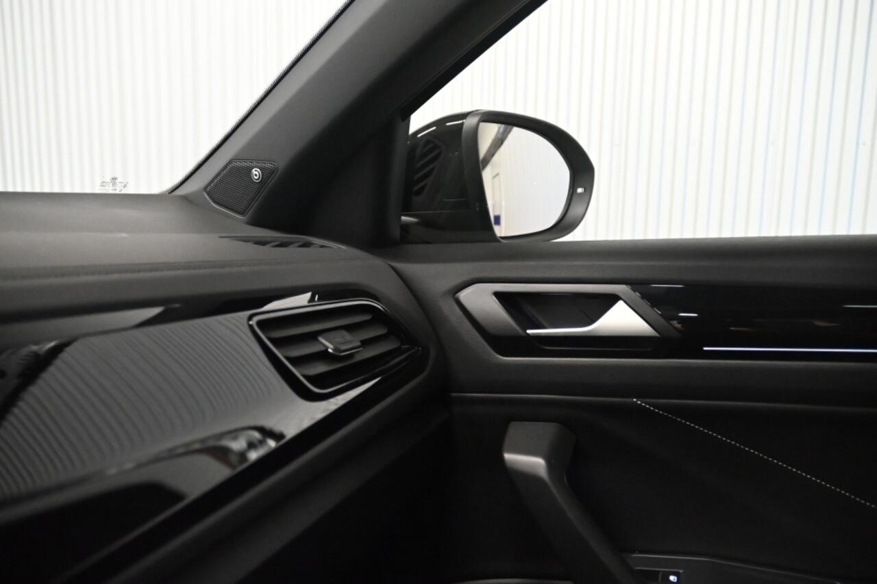 Volkswagen T-Roc 1.5 TSI AUTOMAAT R-Line IQ|PANO|BEATS|TREKHAAK