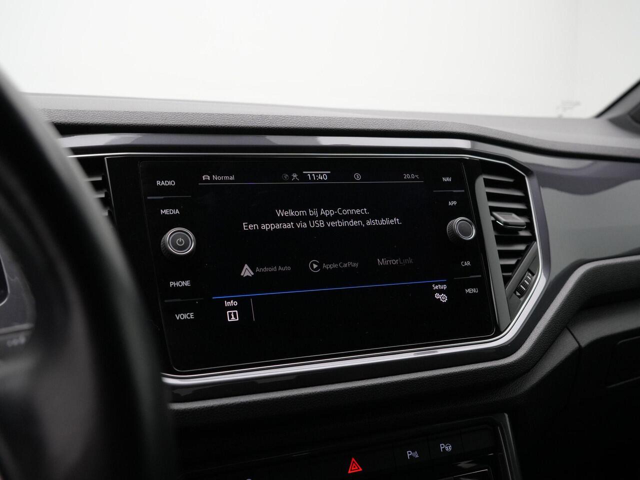 Volkswagen T-Roc 1.5 TSI 150 pk DSG Sport Business R / R-Line | Panoramadak | Trekhaak | Achteruitrijcamera | Stoelverwarming | Navigatie