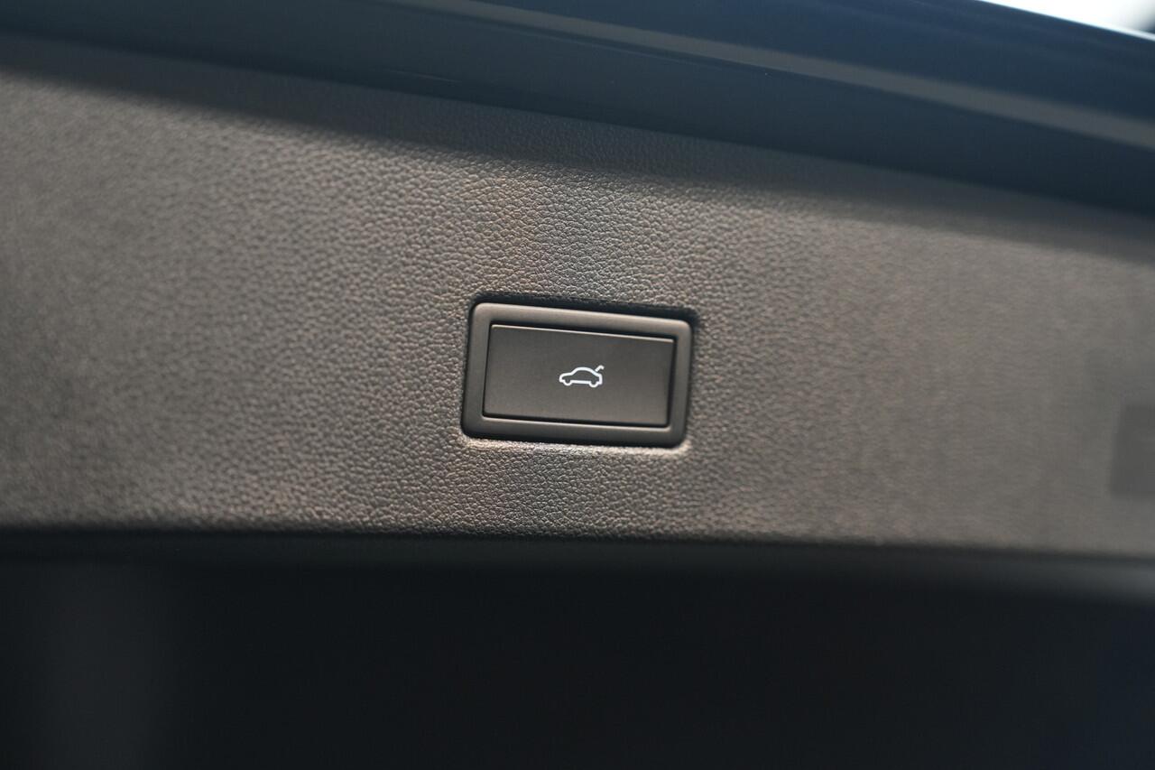 Volkswagen T-Roc 1.5 TSI R-Line Back Edition 150 PK | PANO | CAMERA | APP CONNECT | ADAP.CRUISE |