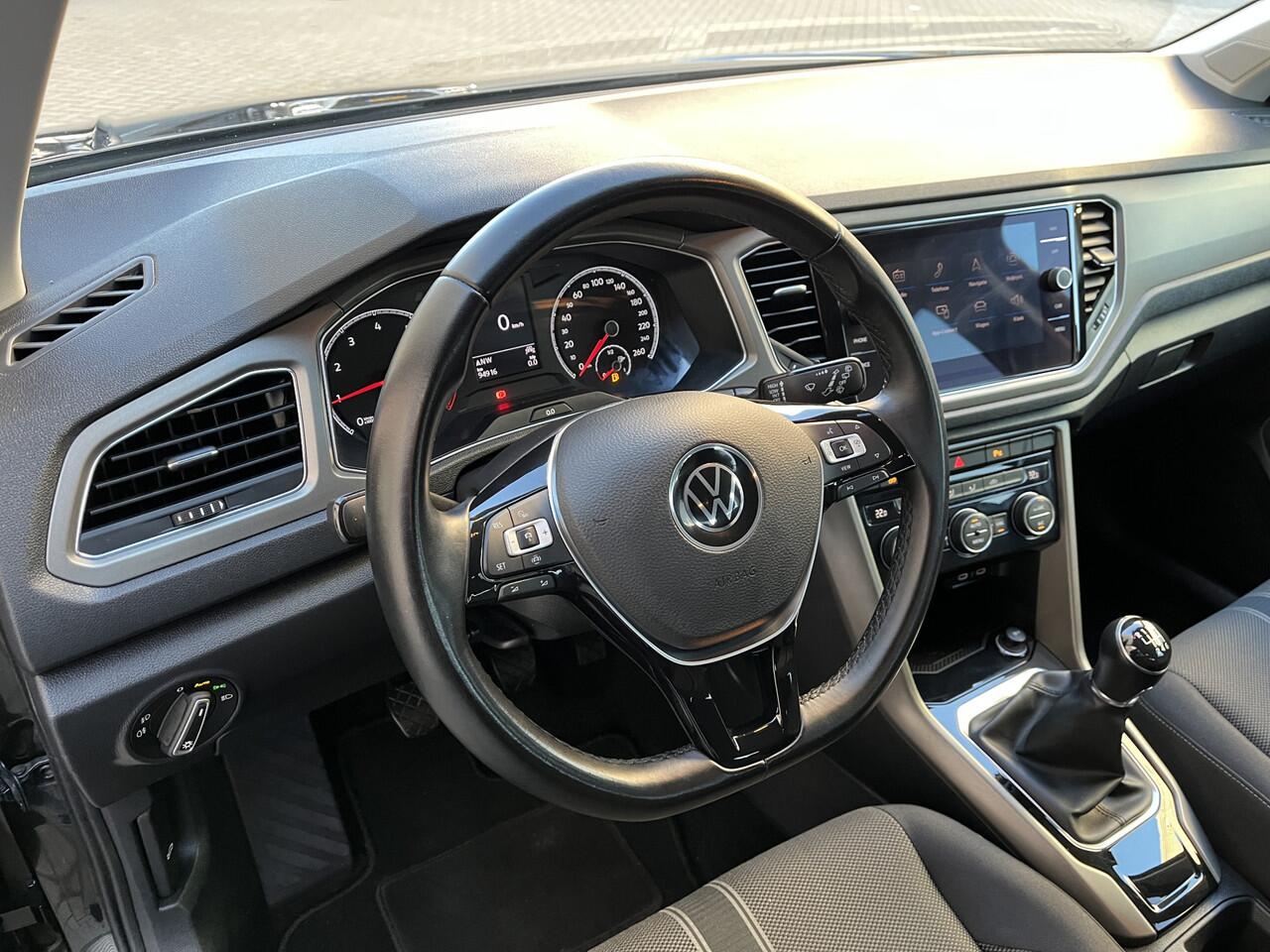 Volkswagen T-Roc 1.0 TSI Style / App connect / Navigatie / Climate controle / Camera / Parkeersensoren V+A / **