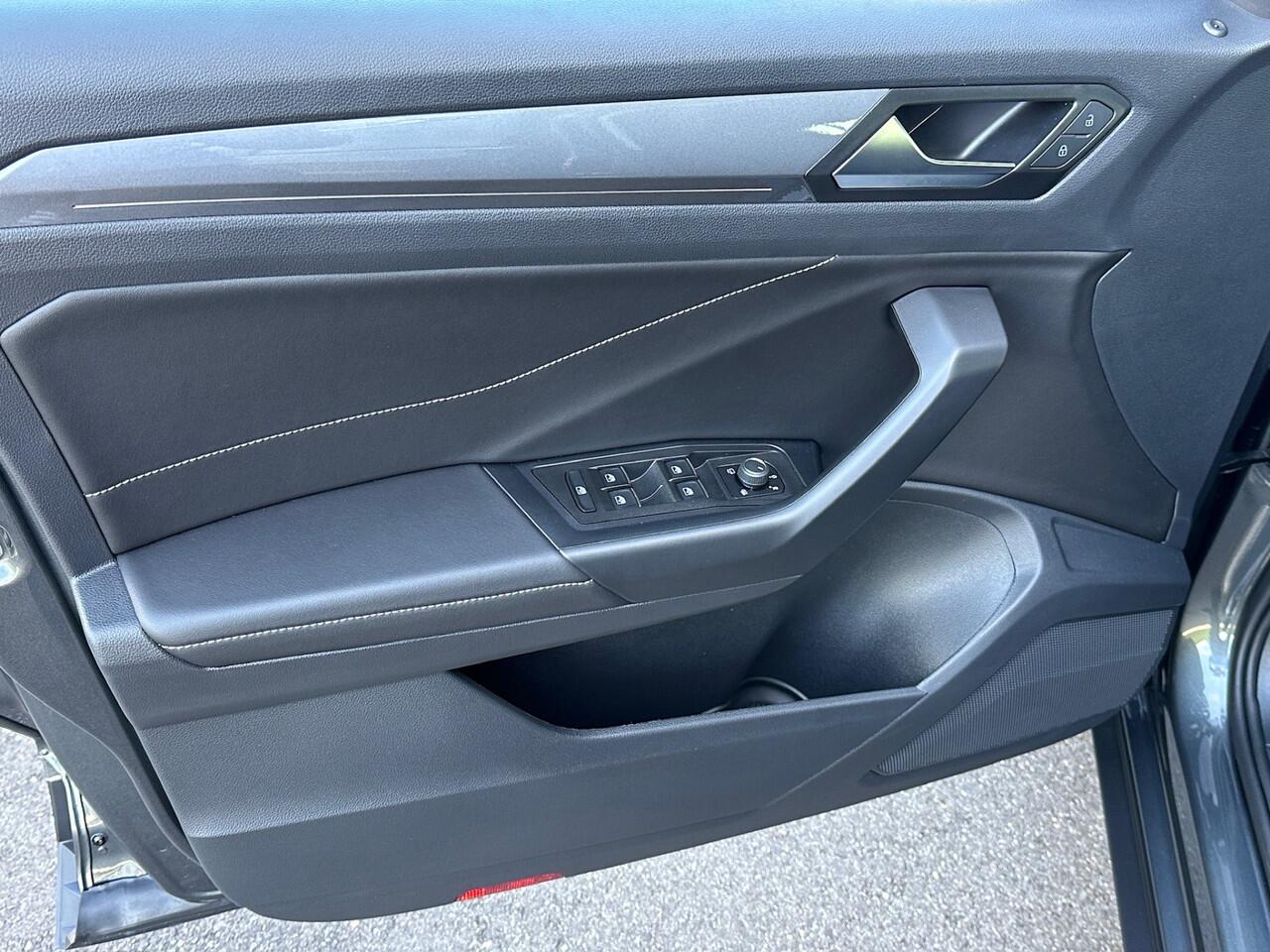 Volkswagen T-Roc 1.5 TSI 150pk DSG Style | Trekhaak | Navi | IQ light | Adapt. Cruise | Rijklaar incl. garantie