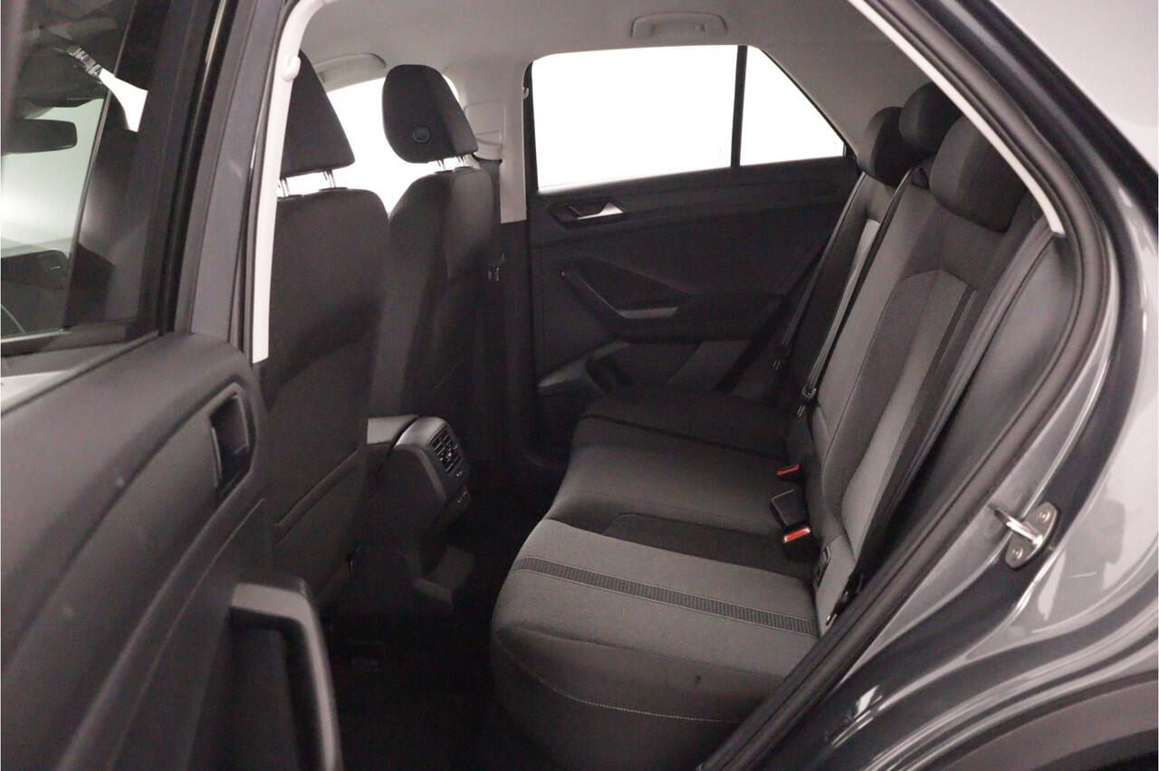 Volkswagen T-Roc 1.0 TSI Edition - FABRIEKSGARANTIE TOT 2027 | Navi | Apple Car Play | LED | PDC - RIJKLAAR
