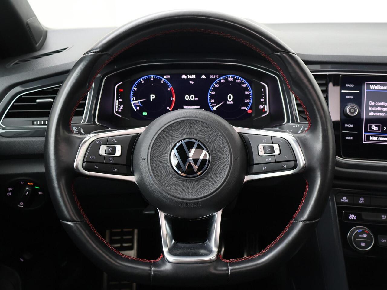 Volkswagen T-Roc 1.5 TSI Sport Business R | 150 PK | Automaat | Panoramadak | Achteruitrijcamera | R Line |