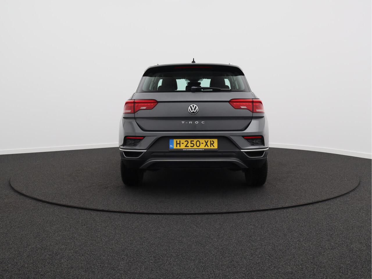 Volkswagen T-Roc 1.0 TSI Style Business/ achteruitrijcamera/ lage km!