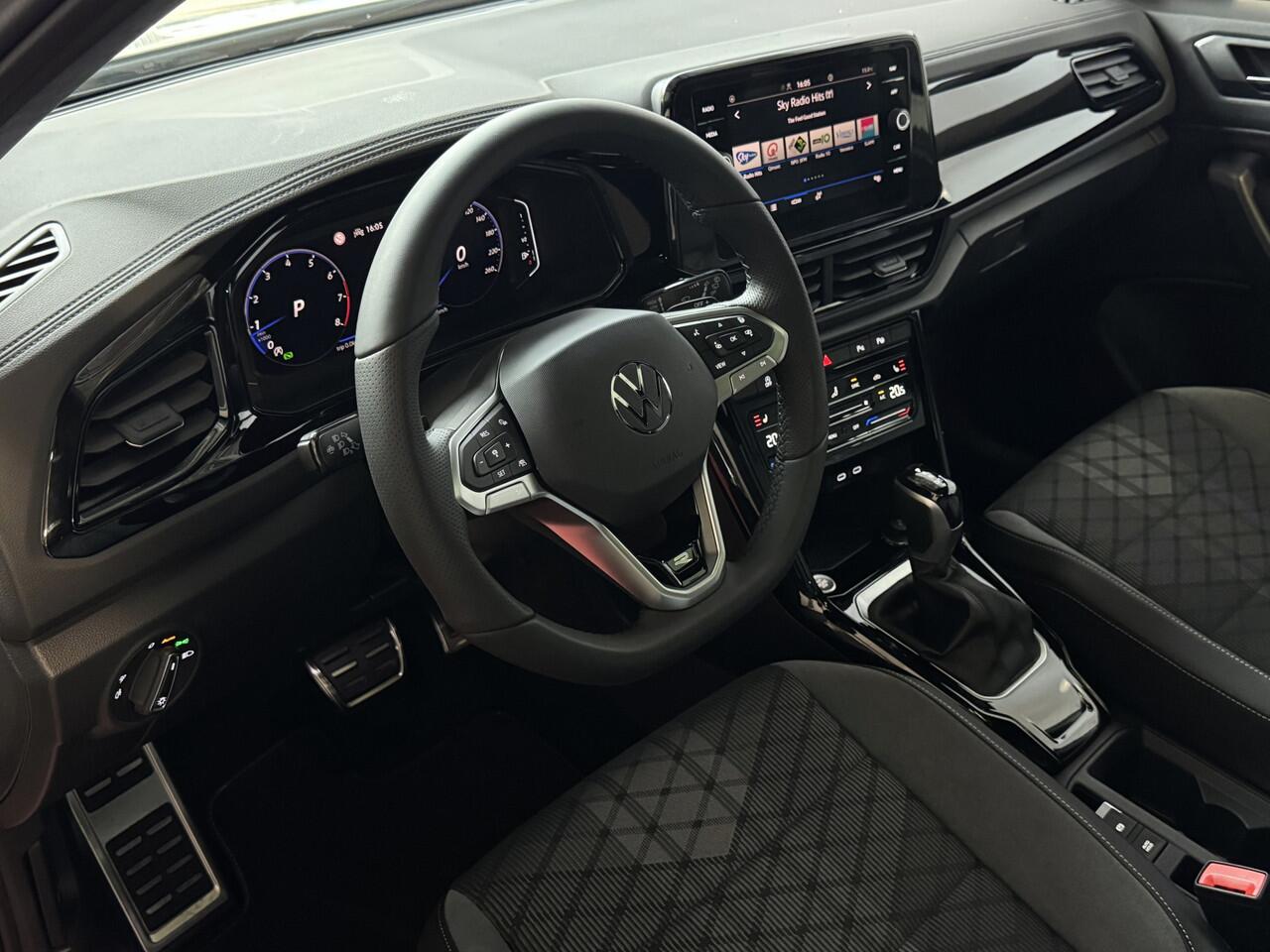 Volkswagen T-Roc 1.5 TSI 150PK R-LINE PANORAMA BLACKLINE EVO IQ LIGHT ALCANTARA ELEK.KLEP CARPLAY STOEL/STUUR VERW. 19"LMV VIR.COCKPIT 08/2025 ?Top Auto's Wijchen? 170 Nieuwe en bijna nieuwe Auto's met : Benzine / PHEV / Plug in hybrid / Hybrid / Mild hybrid / HEV /Keuze