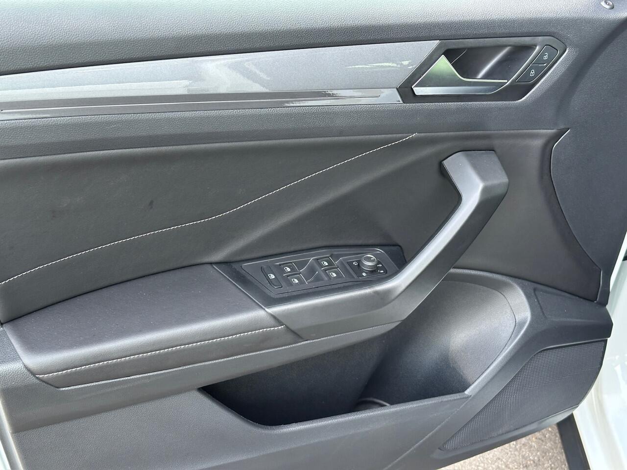 Volkswagen T-Roc 1.5 TSI 150pk DSG Style | Camera | Navi | Adapt. Cruise | IQ light | Rijklaar incl. garantie