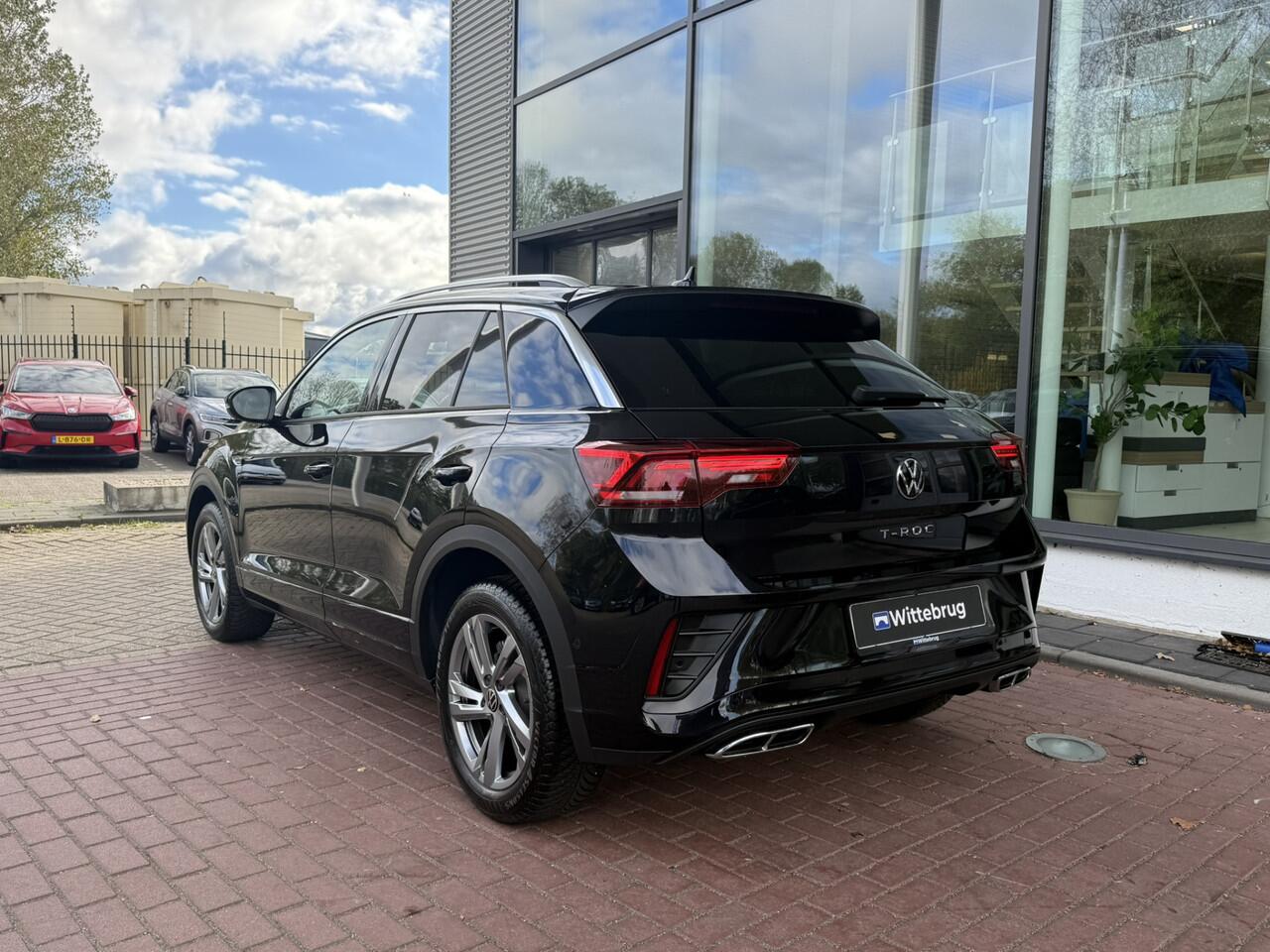 Volkswagen T-Roc 1.5 TSI 150pk DSG R-Line Edition / Navigatie / Camera / Clima / Stoelverwarming