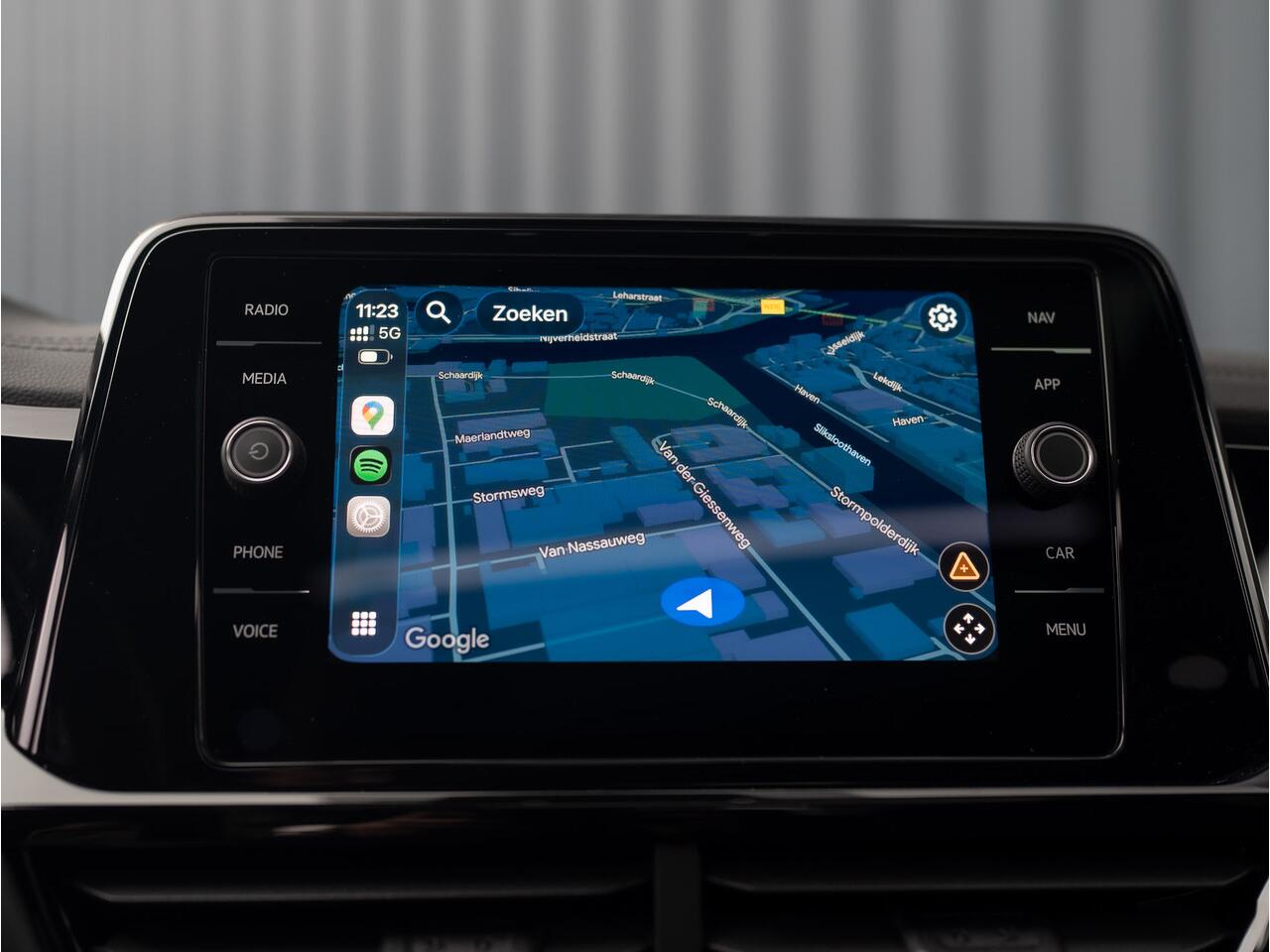 Volkswagen T-Roc 1.5 TSI R-Line | Panodak | Keyless | Side Assist | Elk. A-klep | IQ Light | Camera | Prijs Rijklaar!!