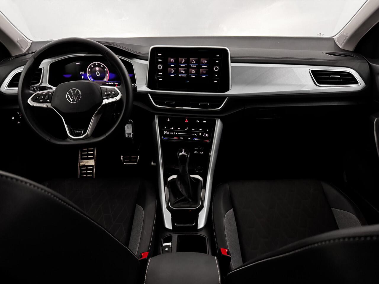 Volkswagen T-Roc 1.5 TSI Goal Business Half leder, Parkeersensoren, Apple carplay, Winterpakket, A start top, Cruise control adaptief, 2 jaar vakantie