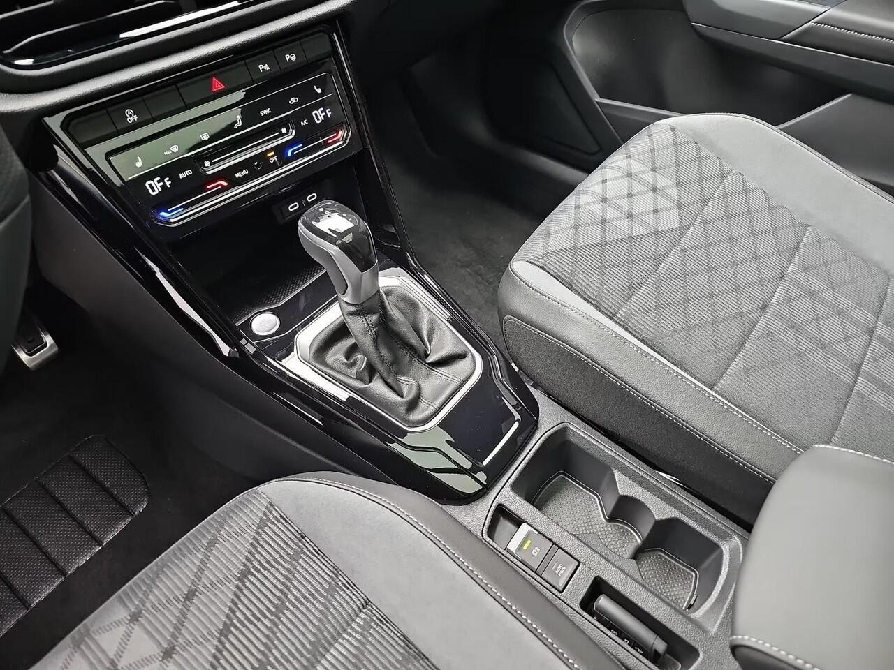 Volkswagen T-Roc R-LINE 1.5 TSI DSG