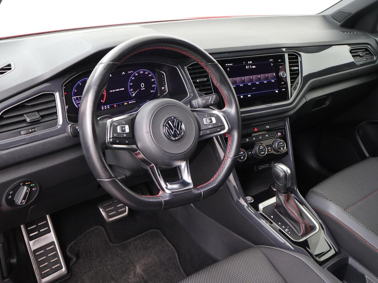 Volkswagen T-Roc 1.5 TSI Sport Business R | 150 PK | Automaat | Panoramadak | Beats audio | R-Line |