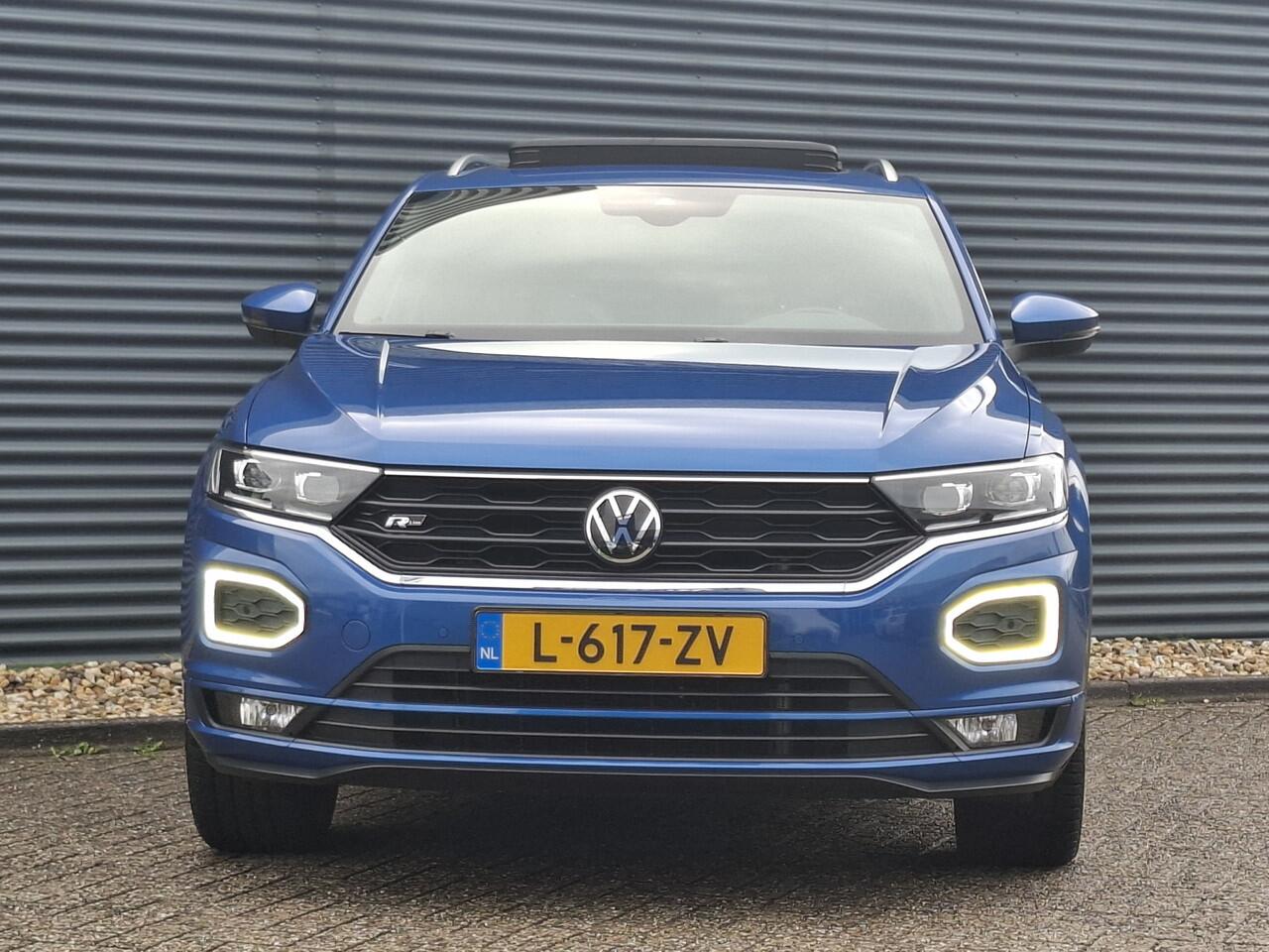 Volkswagen T-Roc 1.5 TSI Sport Business R | Automaat | Panoramisch Schuifdak | Navigatie | Stoel en Stuurverwarming | 19 Inch Velgen |
