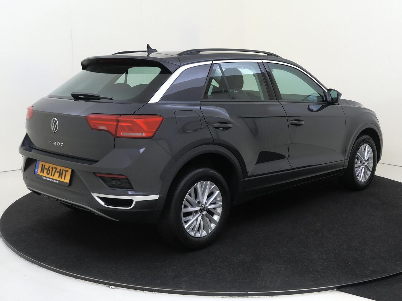 Volkswagen T-Roc 1.5 TSI Style | CarPlay | Airco | Parkeersensoren | Adaptieve cruise control | Lane- en frontassist | Bluetooth |