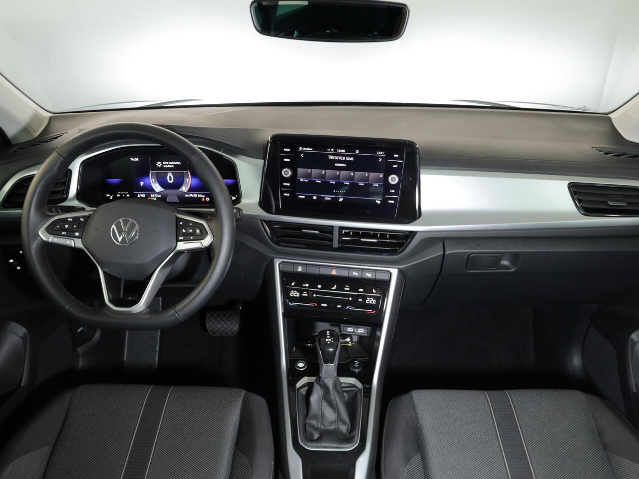 Volkswagen T-Roc 1.5 TSI Life Edition 150 PK DSG |Private lease vanaf ¤598,-| Navigatie | Parkeercamera | Keyless entry |