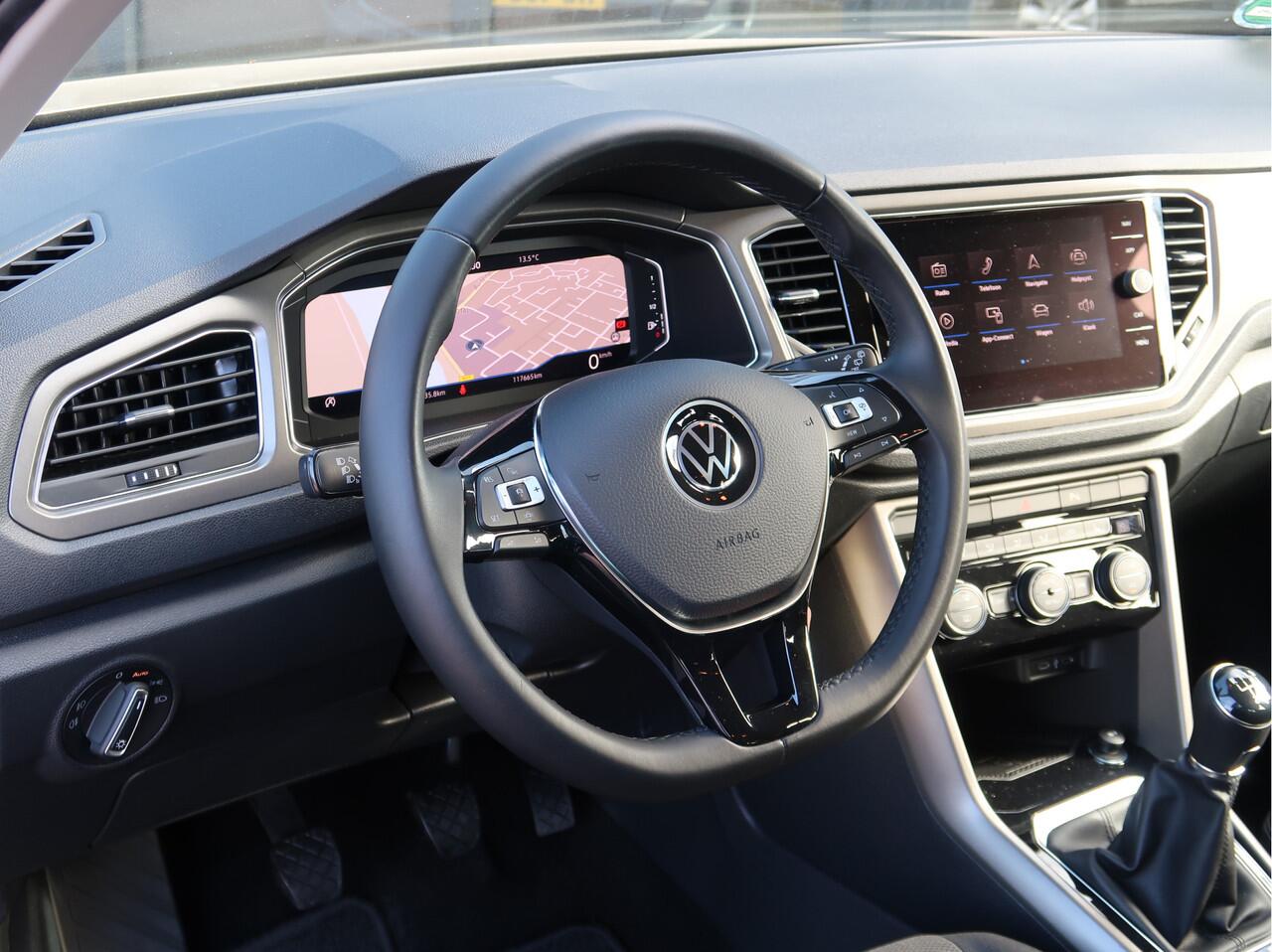 Volkswagen T-Roc 1.0 TSI Style Business | virtual cockpit | camera | stoelverw | elektr klep |