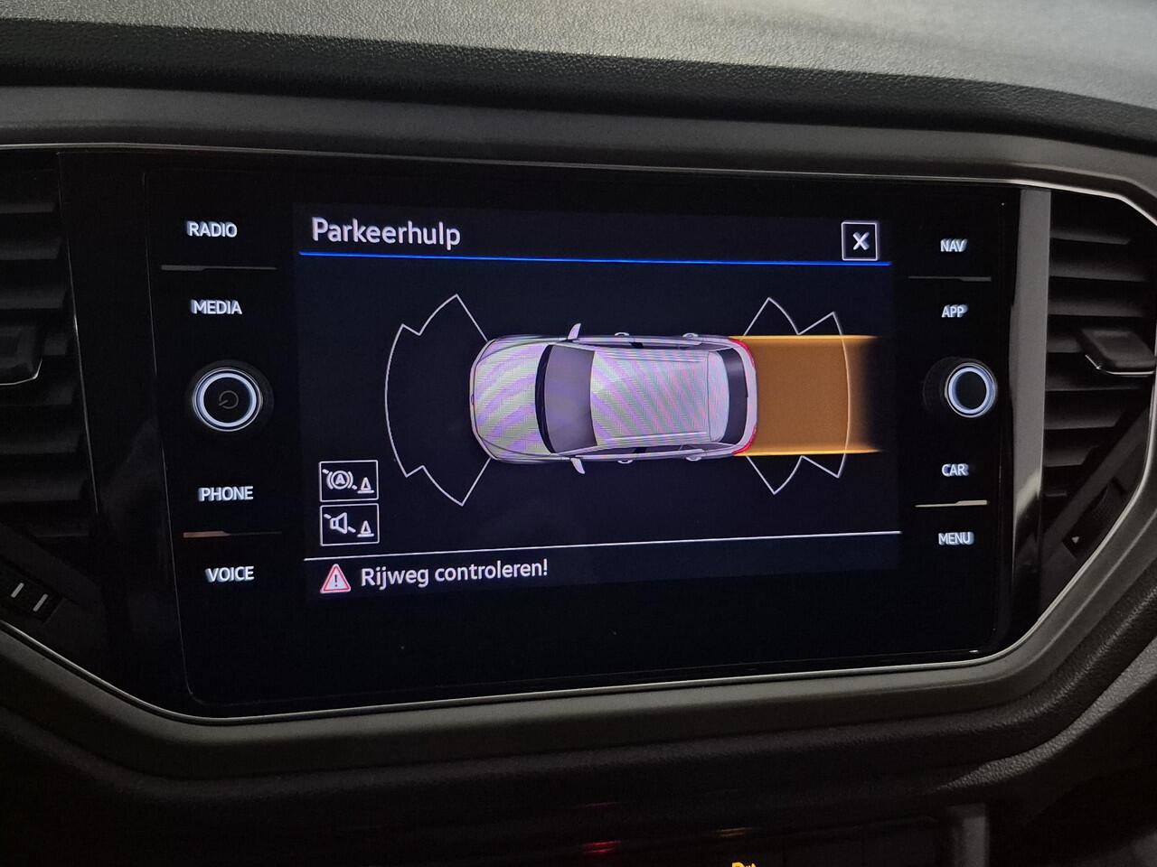 Volkswagen T-Roc 1.0 TSI Style | Navigate | Clima |