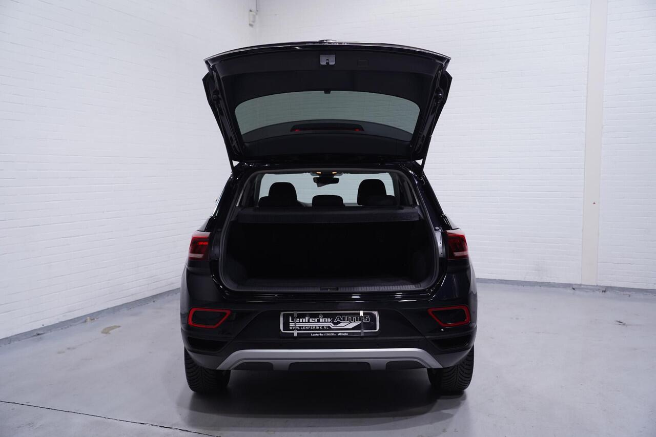 Volkswagen T-Roc 1.0 TSI Life Apple Carplay Clima PDC v+a Led koplampen Virtual cockpit Stoelverwarming