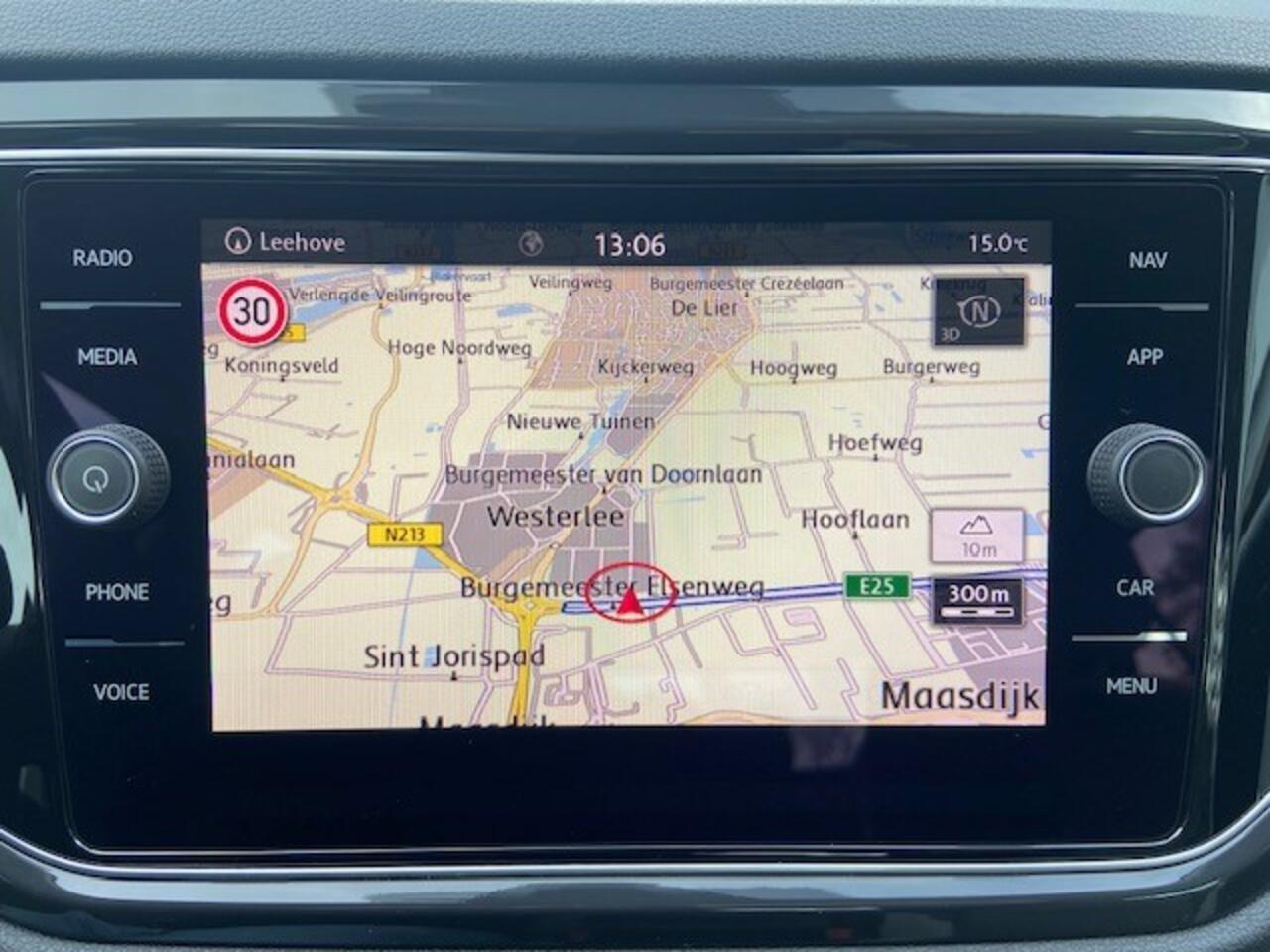 Volkswagen T-Roc 1.5 TSI Sport / Lederen interieur / Clima / Navi / Camera