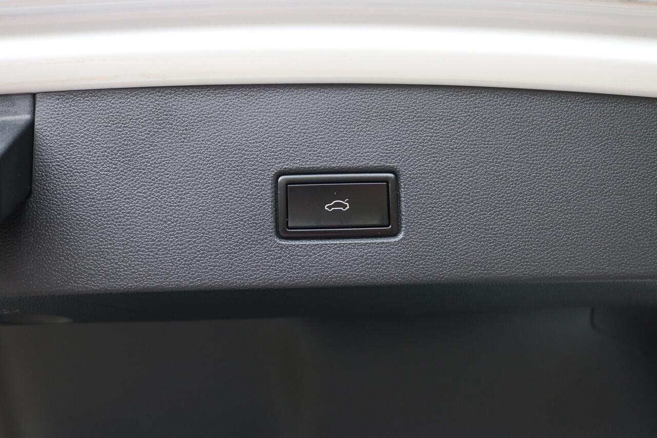 Volkswagen T-Roc 1.5 TSI Sport Autom Xenon Keyless Virtual cockpit Navi Camera Bj:2020