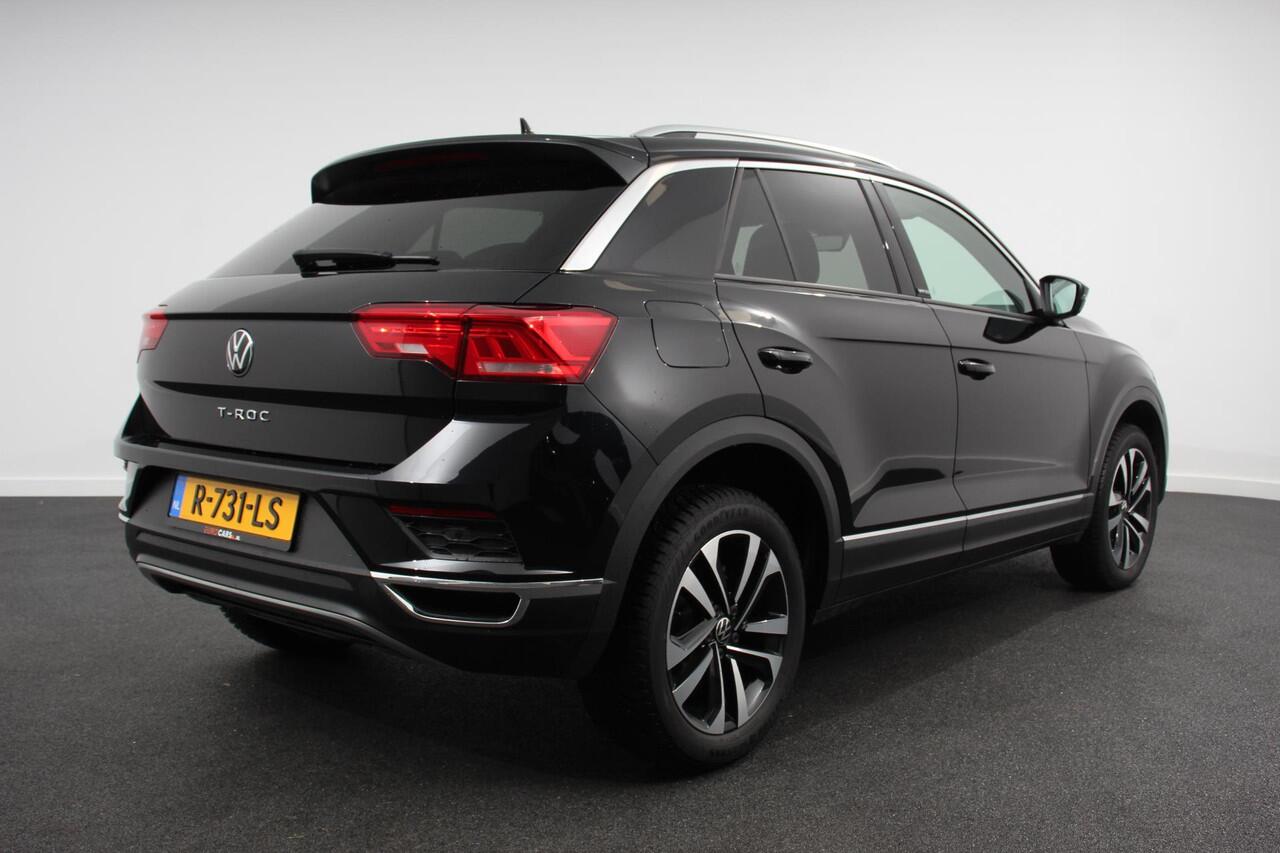 Volkswagen T-Roc 1.5 TSI DSG Active Volkswagen T-Roc 1.5 TSI Active | Navigatie | App Connect | Climate Control | Cruise control Adaptive | PDC VA | App | Winter Pack