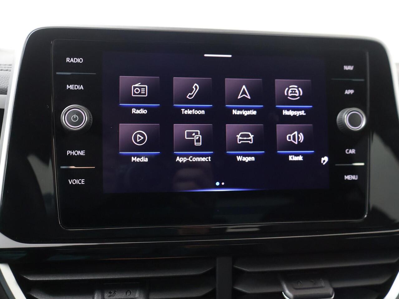 Volkswagen T-Roc 1.5 TSI R-Line | 150 PK | Automaat | Navigatiesysteem | Adaptive cruise control | R-Line |