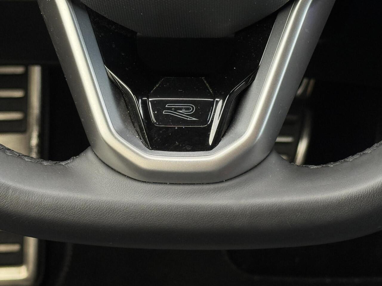 Volkswagen T-Roc 1.5 TSI R-Line AUTOMAAT | Camera | Stoelverw. | El.klep | Blindspot