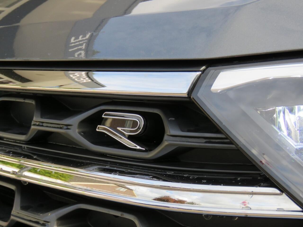 Volkswagen T-Roc 1.5 TSI 150pk DSG-aut. R-LINE / Trekhaak afn. / Camera / Stoelverw. / IQ Light / FABRIEKS garantie