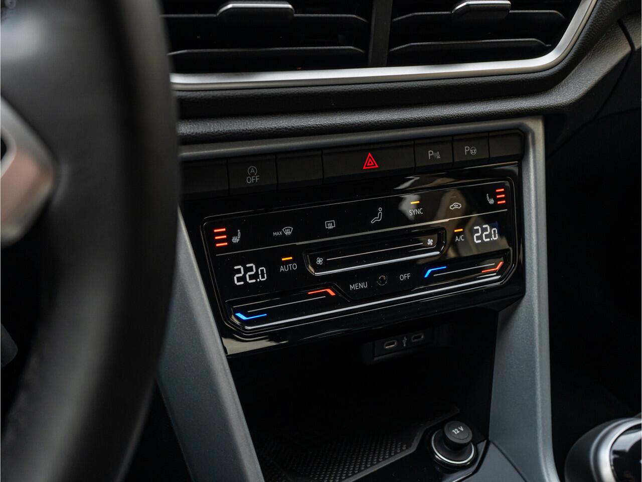 Volkswagen T-Roc 1.0 TSI Life Edition GOAL FULL LED STOELVERW VIRTUAL DASH PRIVACY GLASS ADAP CRUISE