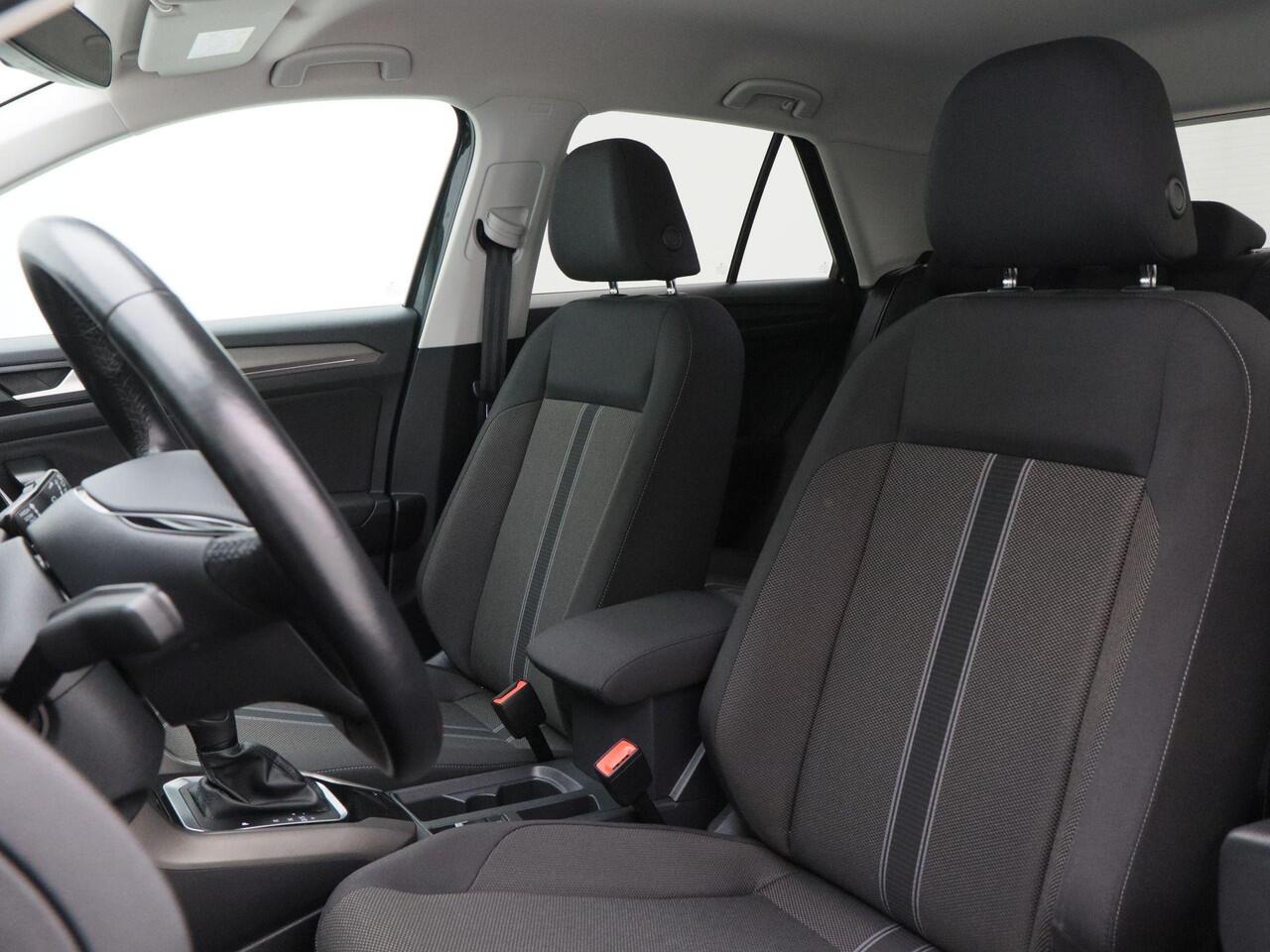 Volkswagen T-Roc 1.5 TSi 150 Pk Automaat Style Business | LED | Adaptive Cruise | Navigatie | Camera | Climatronic | Privacy Glas | 69.201 Km!!