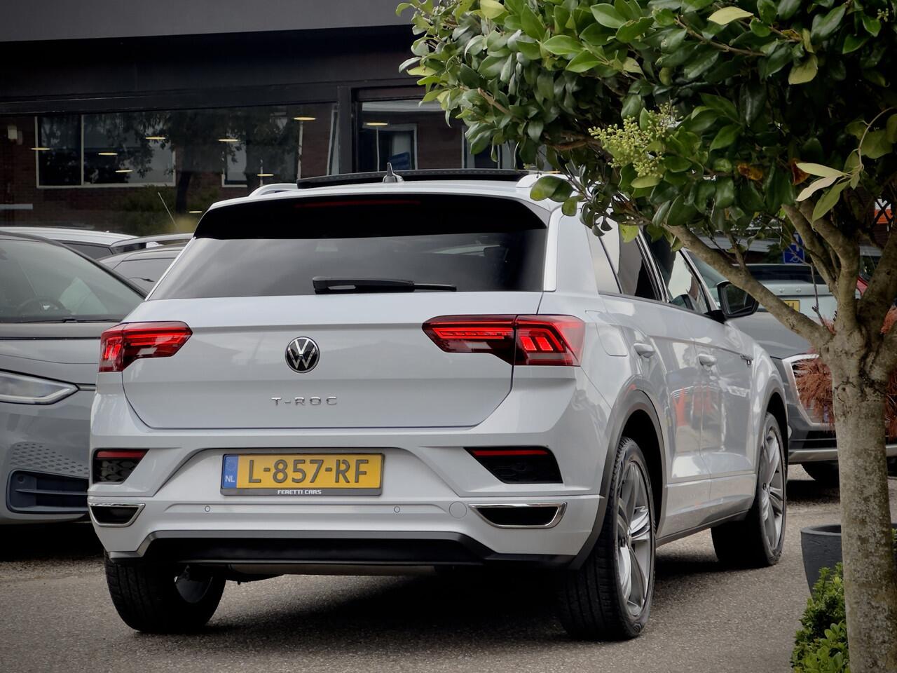 Volkswagen T-Roc 1.5 TSI AUT7 SPORT R-LINE PANODAK NAVI CAMERA DIGI-DASH APPLE-CARPLAY LED LMV PDC