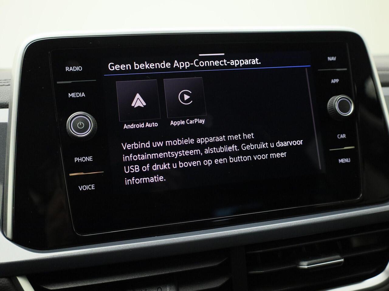 Volkswagen T-Roc 1.5TSI/150PK Style DSG · Navigatie · Apple/Android Car Play · Trekhaak · Stoelverwarming · Garantie tot januari 2027