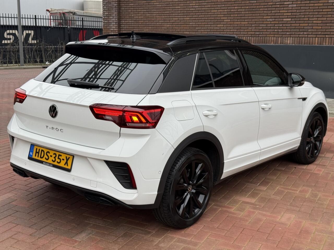 Volkswagen T-Roc 1.5 TSI 150PK R-Line Pano Automaat Navi Camera Facelift