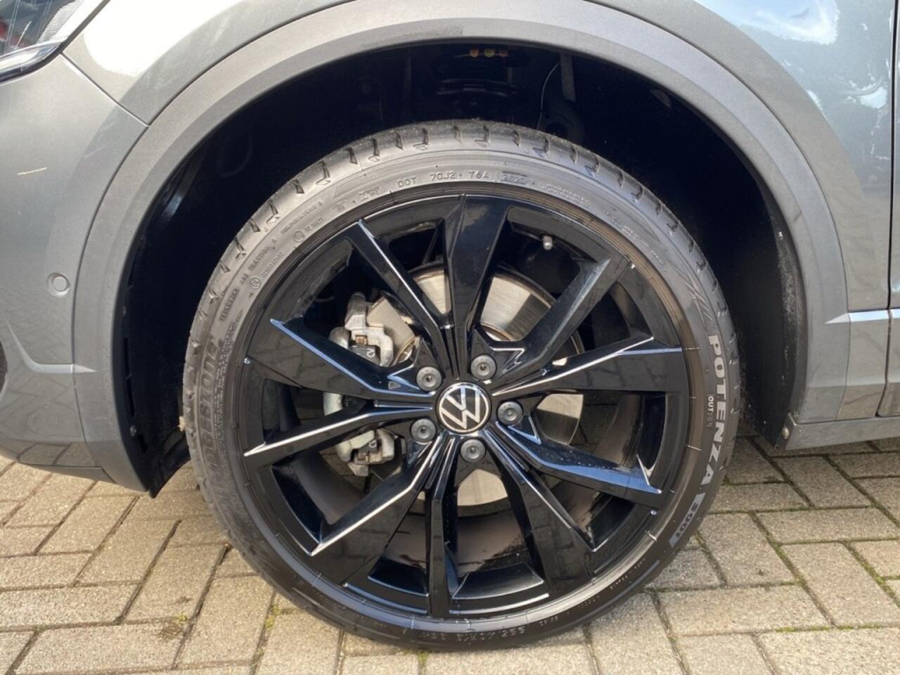 Volkswagen T-Roc 1.5 TSI DSG R-LINE BLACK-OPTIC PANO-DAK/CAMERA/NAVI/CARPLAY/E-KLEP