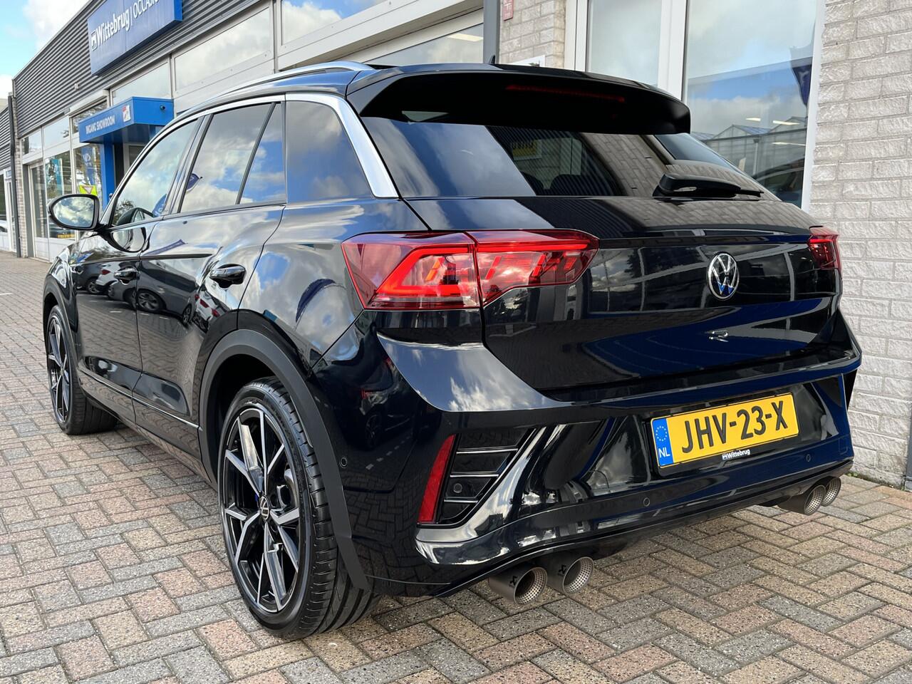 Volkswagen T-Roc 2.0 TSI 4Motion R / AUTOMAAT/ 300 PK/ AKRAPOVIC/ PANO/ CAMERA/ TREKHAAK/ PARK. SENSOREN/ DCC/ IQ. LIGHT/ STOEL-STUURVERWARM./ KEYLESS/ ADAPT. CRUISE/ APP CONNECT/ NAVI/ CLIMA/ DAB/ 19" LMV