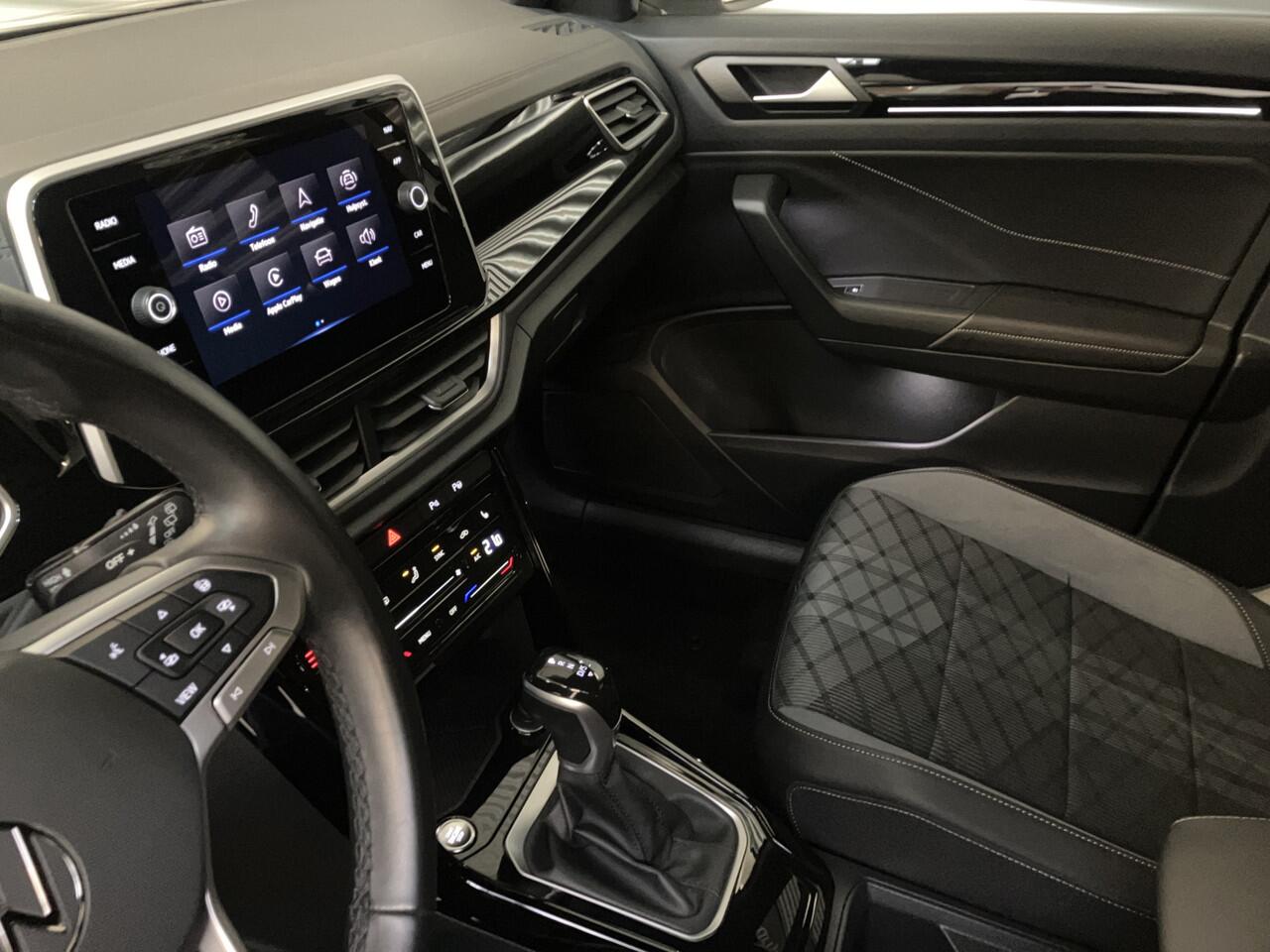 Volkswagen T-Roc 1.5 TSI R-LINE BLACK STYLE/IQ LIGHT/IQ DRIVE/EL A KLEP/ENZ