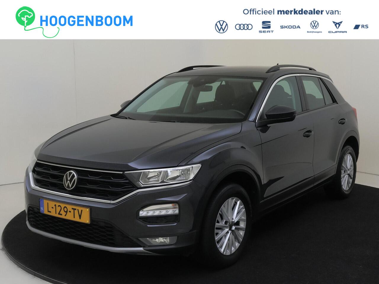 Volkswagen T-Roc 1.5 TSI Style Business | Achteruitrijcamera | Navigatie | Adaptieve cruise control | Draadloze telefoonlader | Airco | CarPlay | Parkeersensoren |