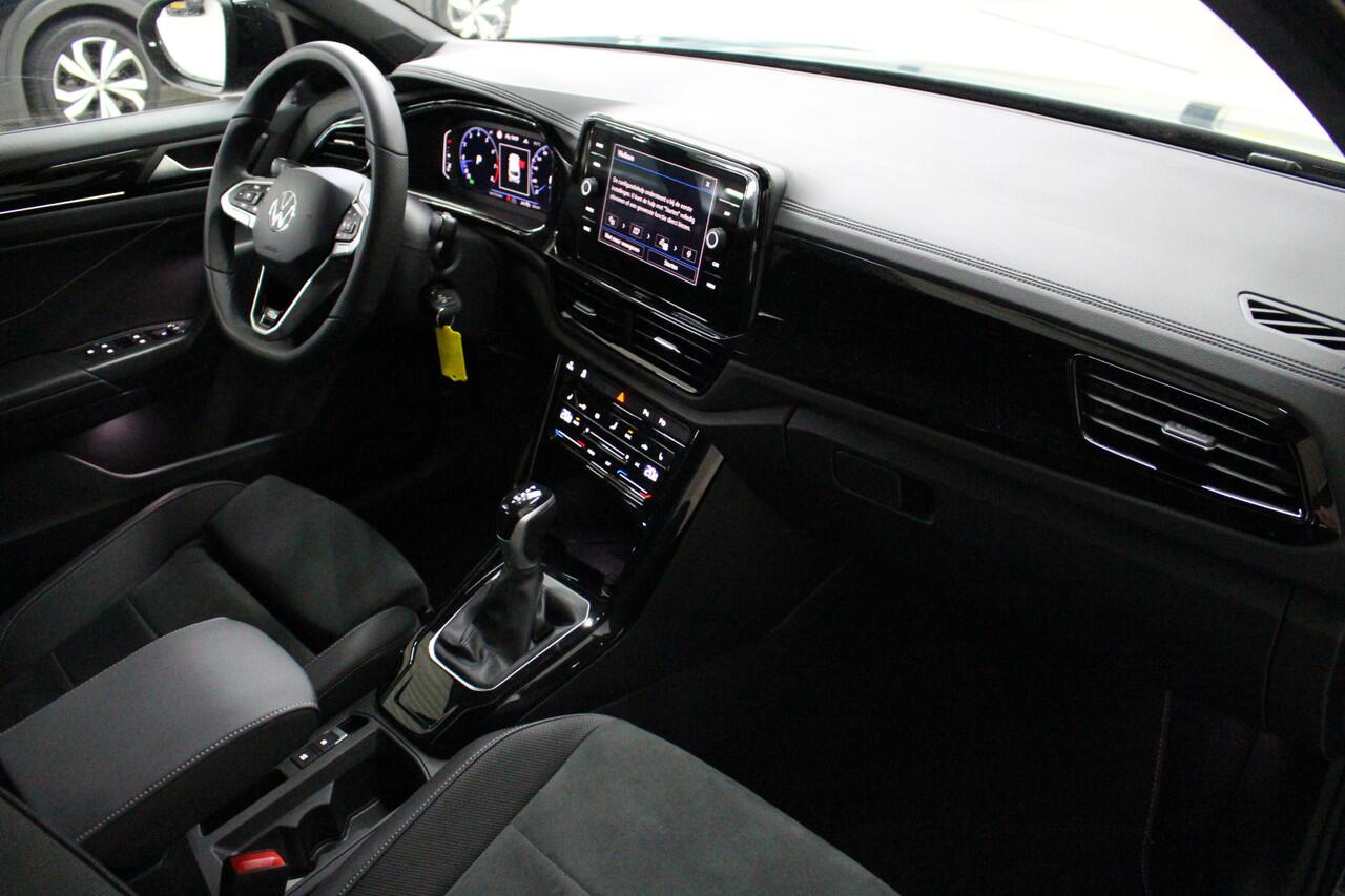 Volkswagen T-Roc 1.5 TSI 150PK R-Line Blackstyle Navigatie | 18" Velgen Nevada | Climate Control | IQ-Light Led