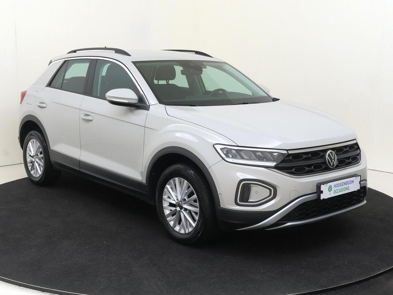 Volkswagen T-Roc 1.5 TSI Style | Parkeerassistent | Adaptieve cruise control | CarPlay | Parkeersensoren | Climate control | Digital cockpit Pro |