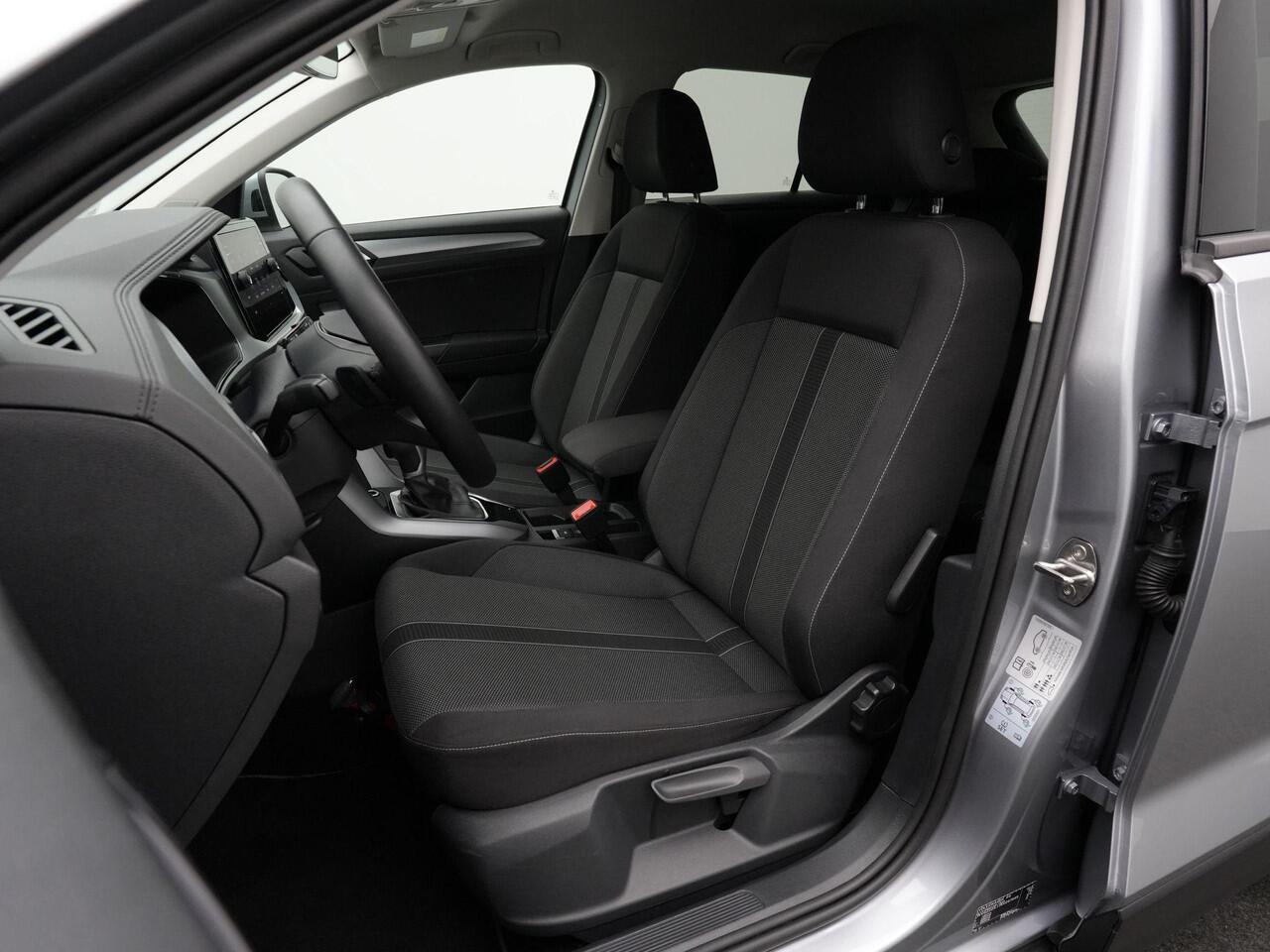 Volkswagen T-Roc 1.5 TSI 150 pk DSG Life Edition | Achteruitrijcamera | Adaptive Cruise | Carplay | Side Assist