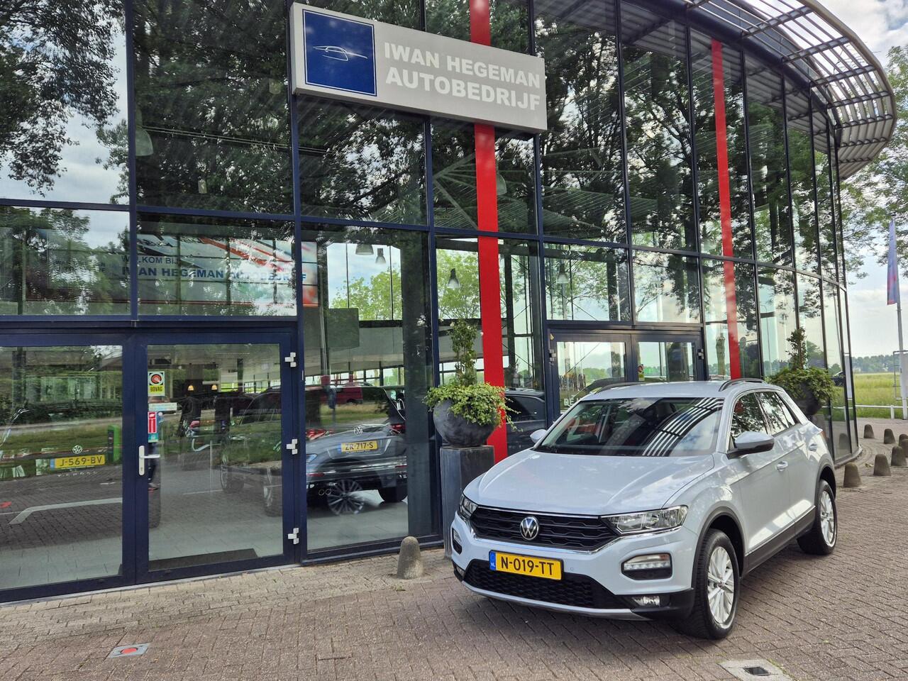 Volkswagen T-Roc 1.0 TSI Style | PDC voor en achter | Achteruitrijcamera | LM Velgen | Airco | Cruise | PDC voor en achter | Achteruitrijcamera | LM Velgen | Airco | Cruise Controle