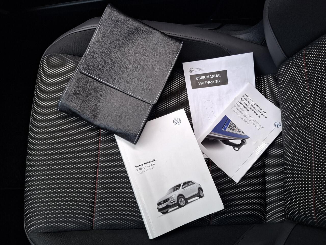 Volkswagen T-Roc 1.5 TSI Sport Business R | Automaat | Panoramisch Schuifdak | Navigatie | Stoel en Stuurverwarming | 19 Inch Velgen |