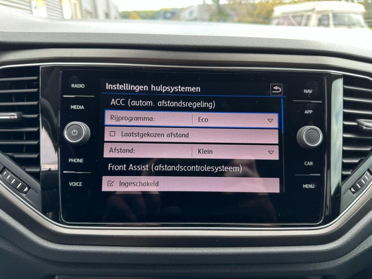 Volkswagen T-Roc 1.0 TSI Style 1e eigenaar Carplay DAB+ PDC V+A