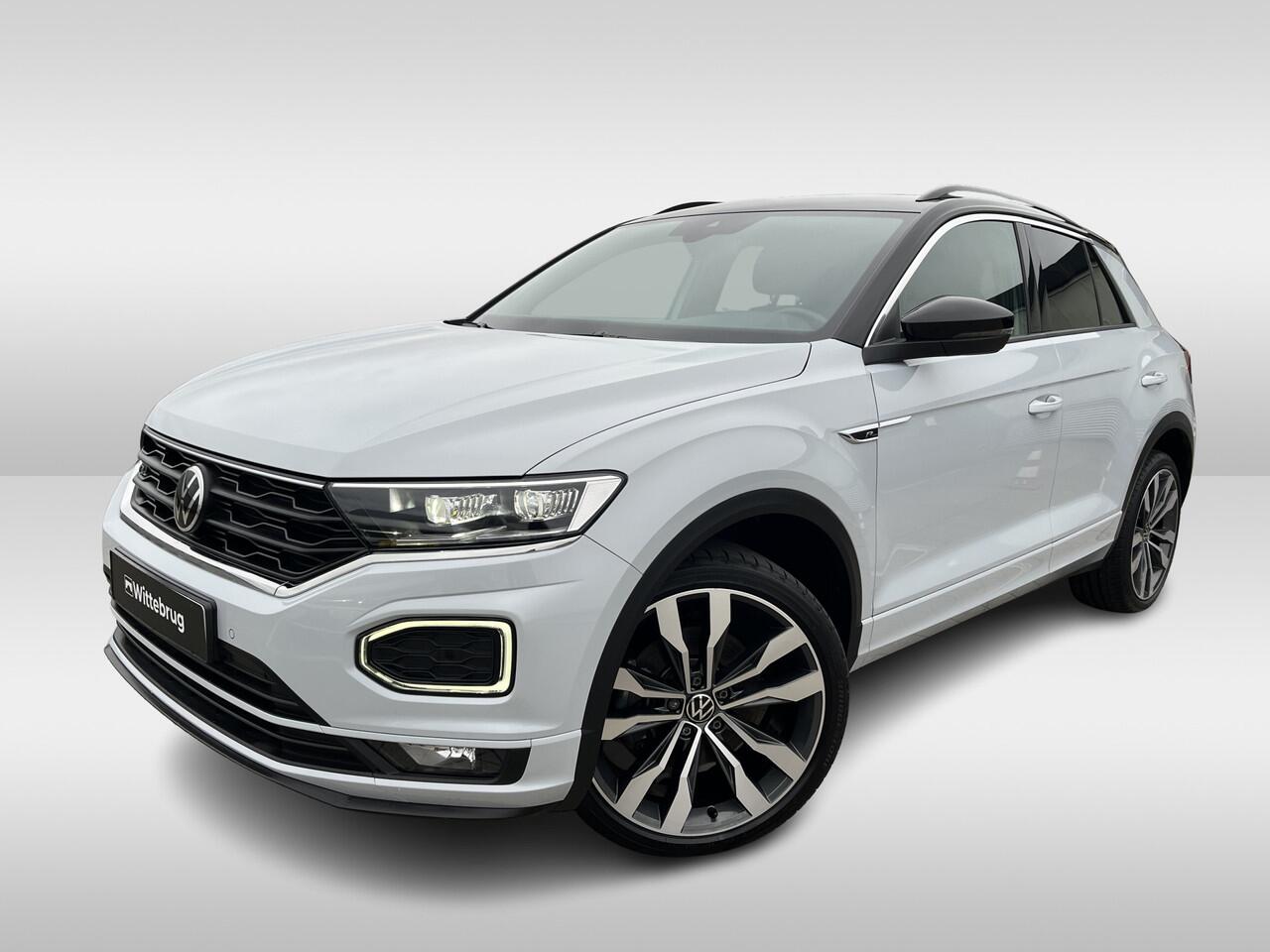 Volkswagen T-Roc 1.5 TSI 150pk DSG R-Line / Trekhaak Afneembaar / R-Line in-en exterieur 19" LMV / Virtual Cockpit / Zwart Dak / App connect / Navi