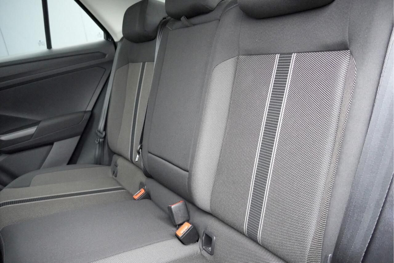 Volkswagen T-Roc 1.0 TSI Style Business BJ2020 Lmv 16" | Led | Pdc | Navi | Elek. achterklep | App-Connect | Virtual cockpit | Climate control | Cruise control | Extra getint glas
