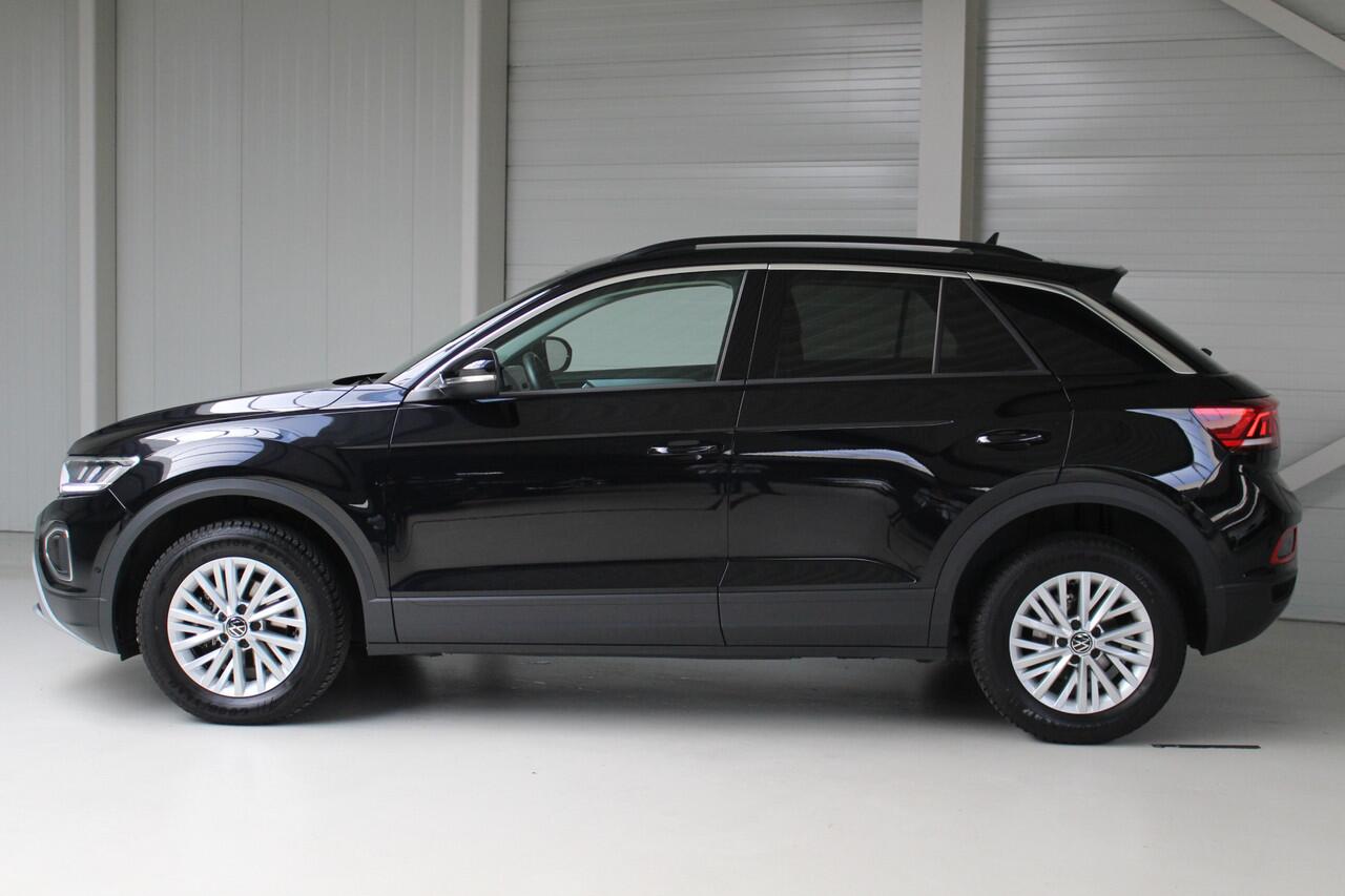 Volkswagen T-Roc 1.0 TSI Life Navigatie | Climate Control | Parkeersensoren | Stoelverwarming | All Season banden