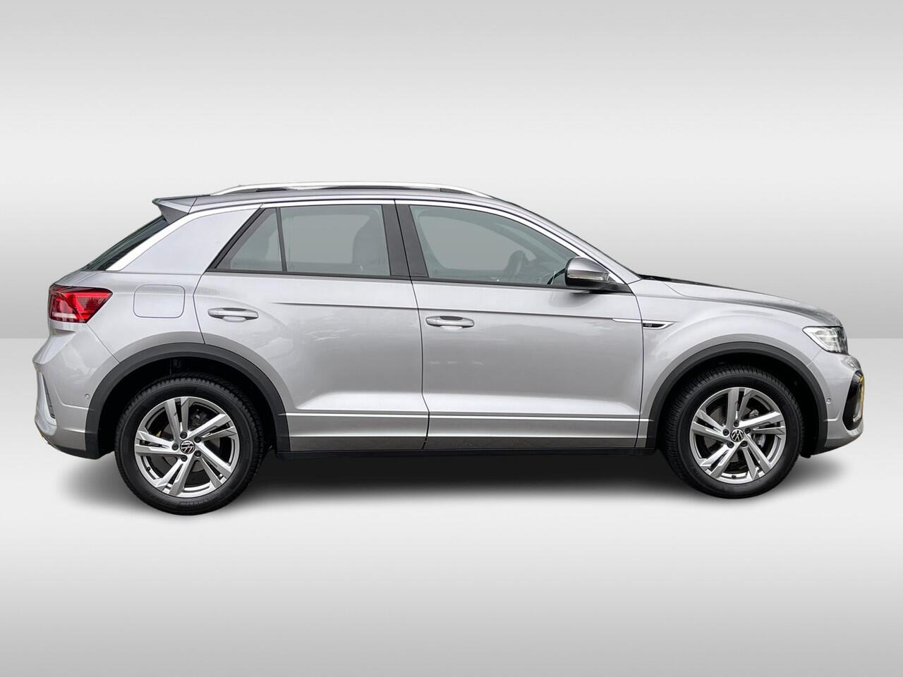 Volkswagen T-Roc 1.5 TSI 150pk DSG R-Line / LED / Navigatie / Camera /Stuur & Stoelverwarming / App-Connect / 17" LMV / VW