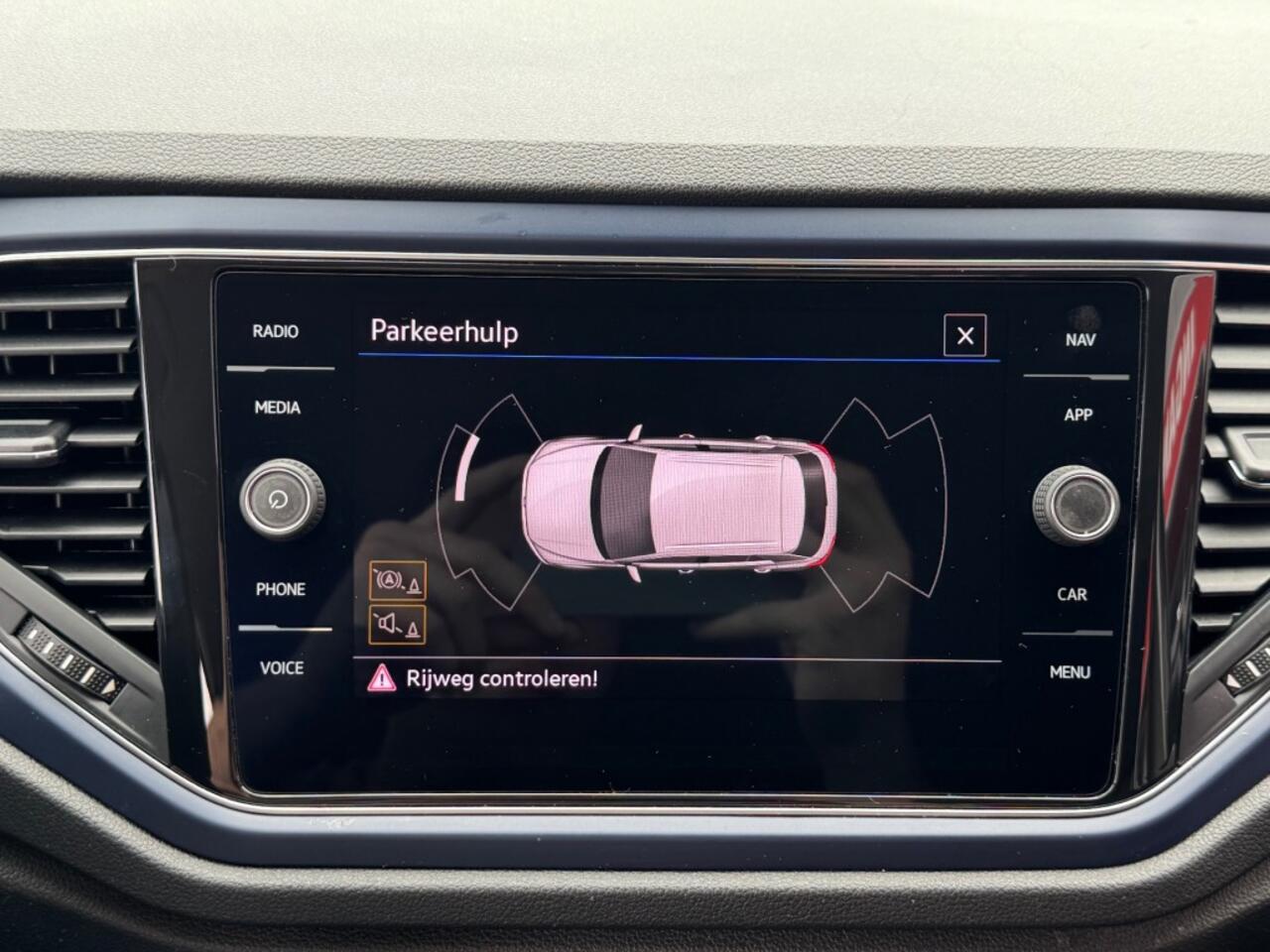 Volkswagen T-Roc 1.0 TSI UNITED 110PK LED NAVI CARPLAY AIRCO LMV PDC