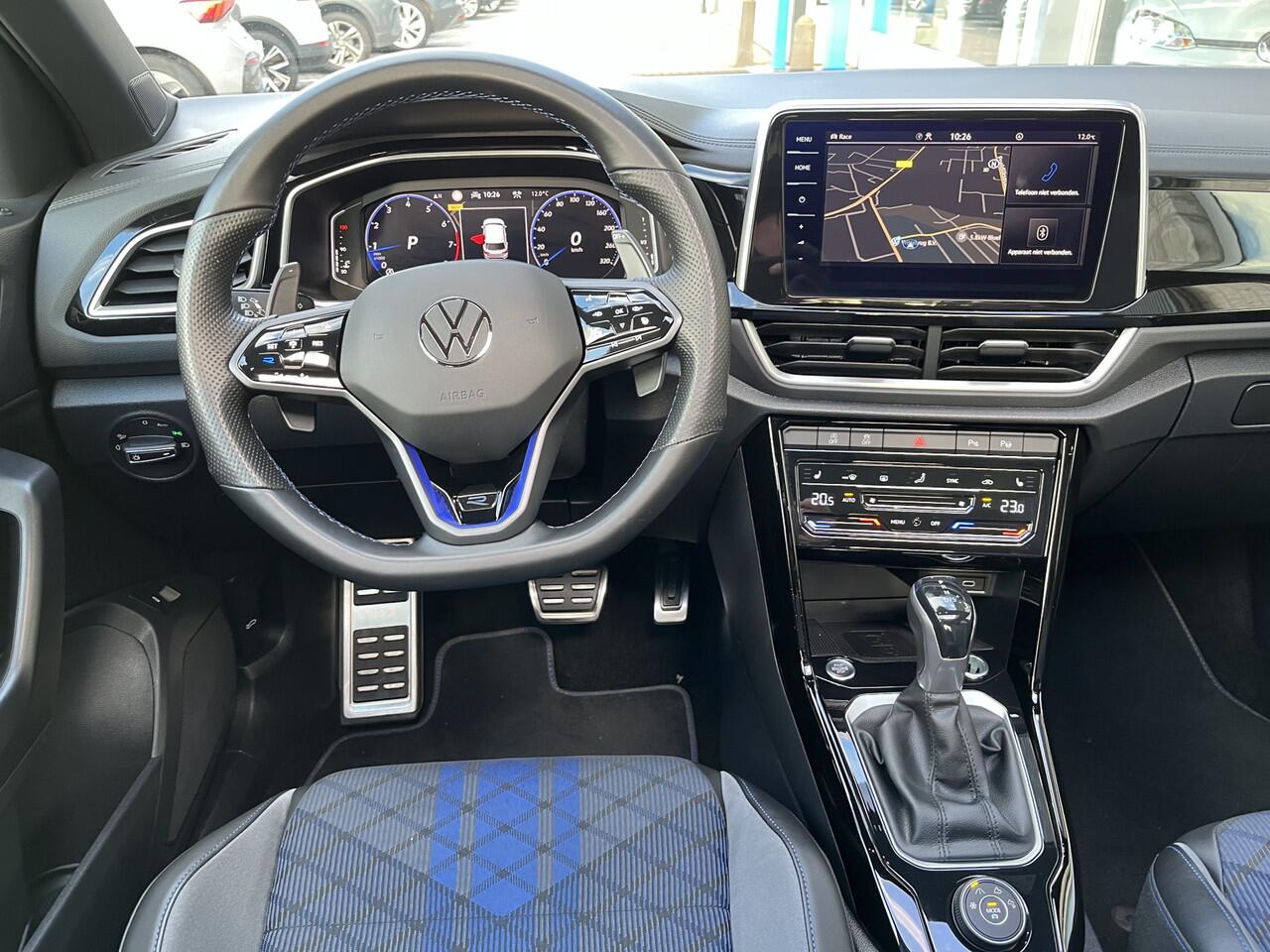 Volkswagen T-Roc 2.0 TSI 4Motion R / AUTOMAAT/ 300 PK/ AKRAPOVIC/ PANO/ CAMERA/ TREKHAAK/ PARK. SENSOREN/ DCC/ IQ. LIGHT/ STOEL-STUURVERWARM./ KEYLESS/ ADAPT. CRUISE/ APP CONNECT/ NAVI/ CLIMA/ DAB/ 19" LMV