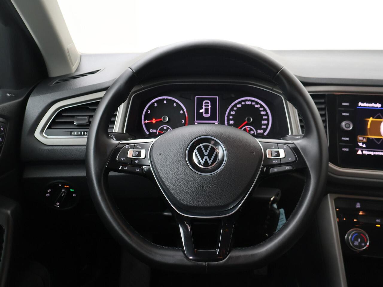 Volkswagen T-Roc 1.0 TSI Style | 110 PK | Navigatiesysteem | Adaptive cruise control | Apple Carplay/Android Auto |