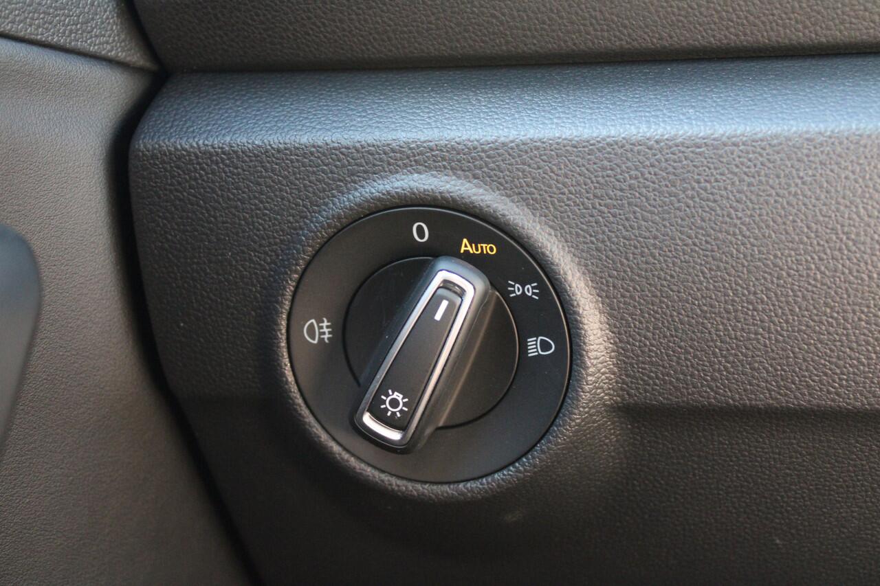 Volkswagen T-Roc 1.5 TSI Life Edition 150pk - ACC - LED - Navi - Stoelverwarming - Blind Spot - Virtual cockpit - Rijklaar